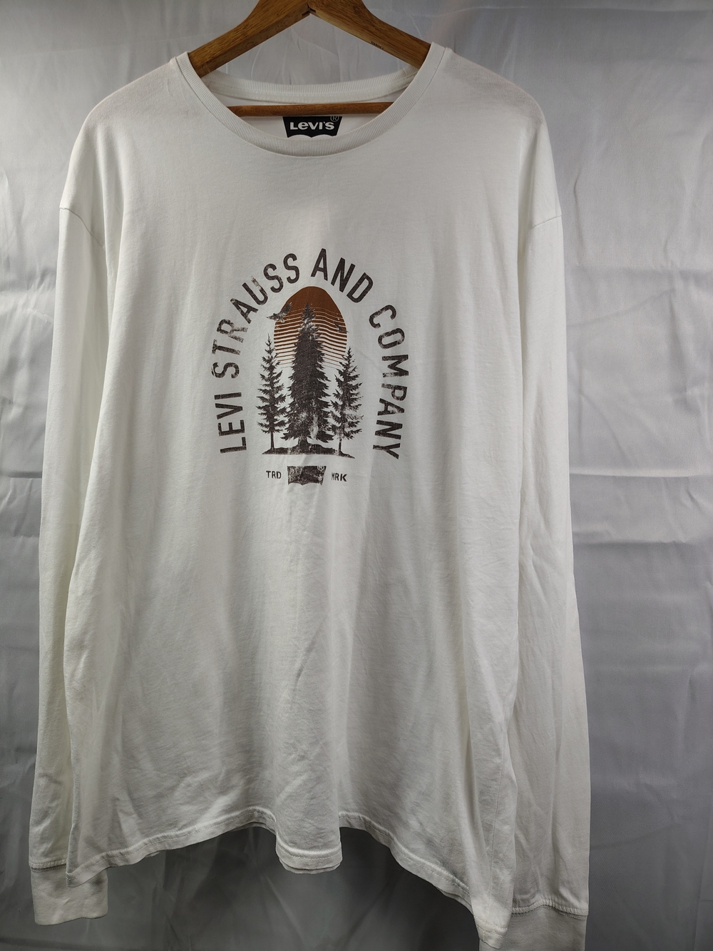 Levi's White Long-Sleeve Tee with Brown Tree & Sunset Graphic